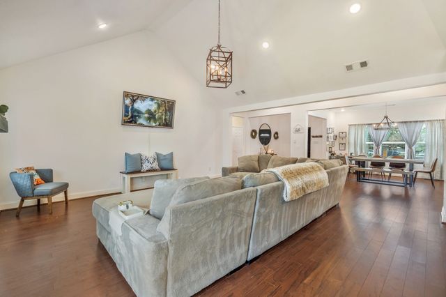 1909 Willowcrest Loop, Denton, TX 76205