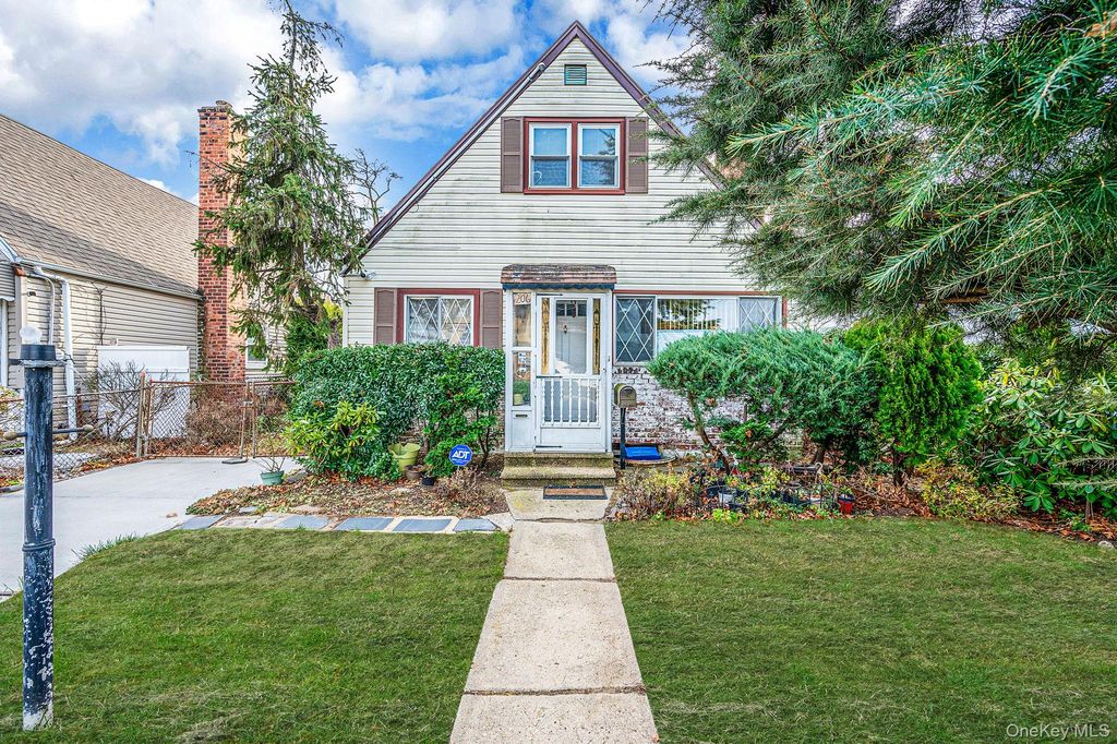 206 W Marshall Street, Hempstead, NY 11550