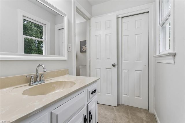 112 Breezy Point DR, Yorktown, VA 23692