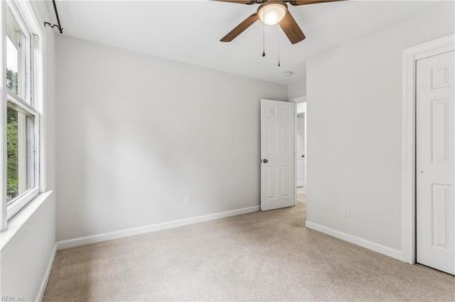 112 Breezy Point DR, Yorktown, VA 23692