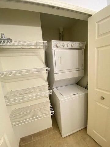 119 W Oakbrook Drive, Ann Arbor, MI 48103