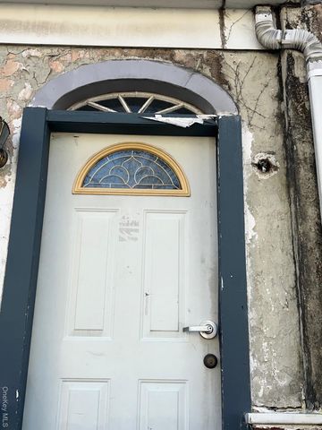 16 park, Floral Park, NY 11001