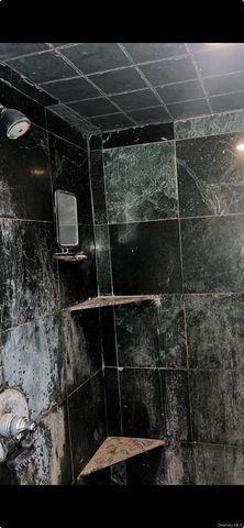 16 park, Floral Park, NY 11001