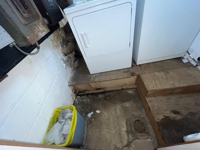 16 park, Floral Park, NY 11001