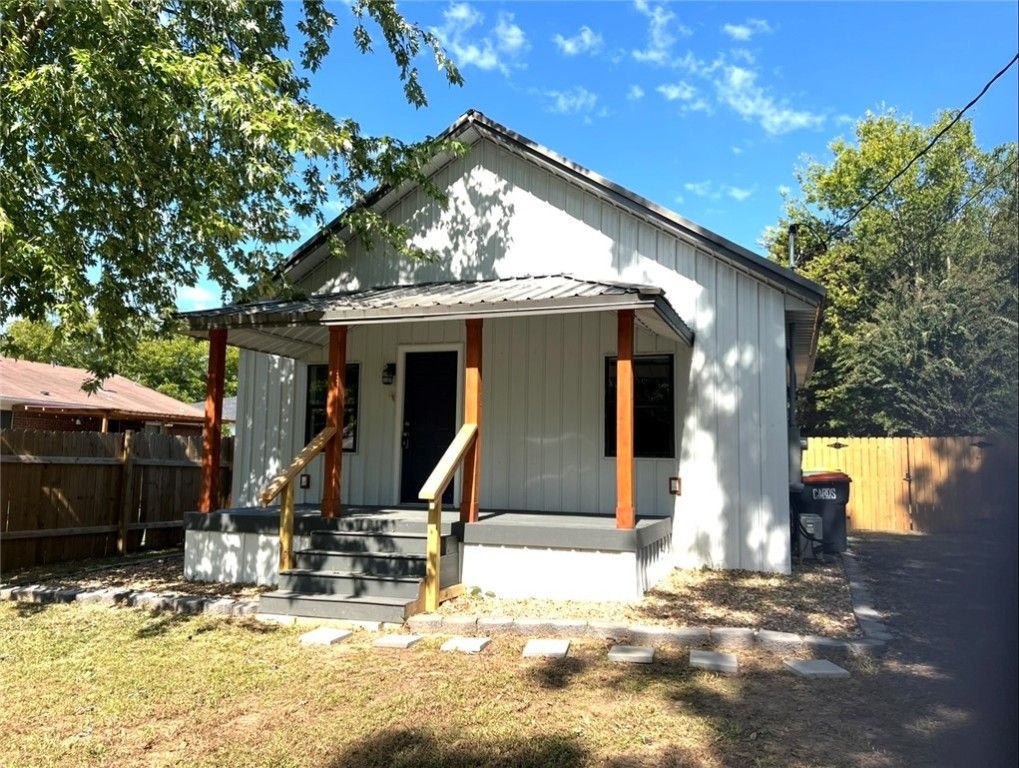 509 E J Street, Russellville, AR 72801