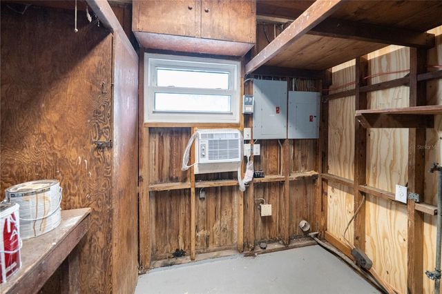 2902 E CRAWFORD STREET, Tampa, FL 33610