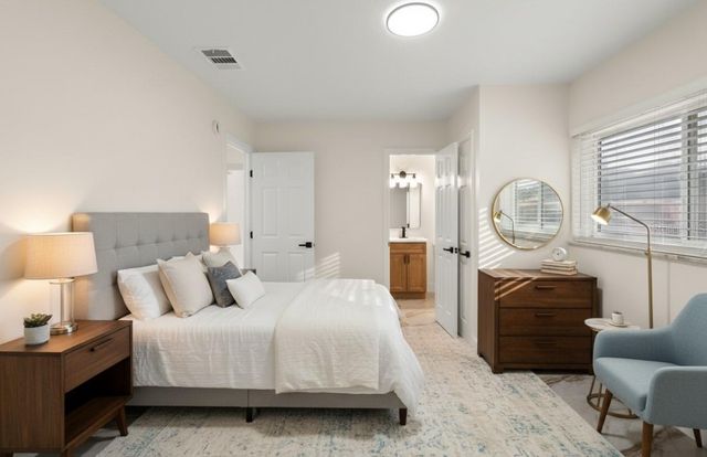 2902 E CRAWFORD STREET, Tampa, FL 33610