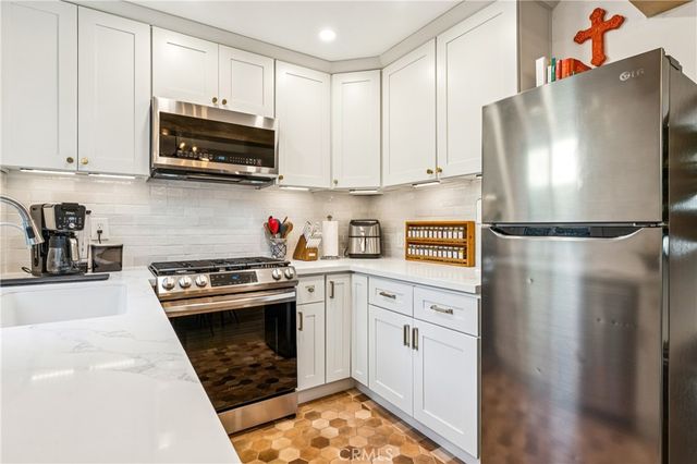 63 N Roosevelt 7, Pasadena, CA 91107