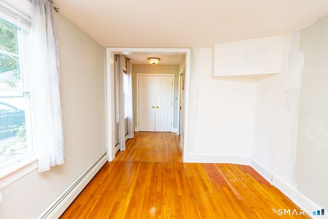 1 Middle Street, Waterford, CT 06385