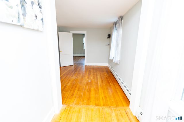 1 Middle Street, Waterford, CT 06385