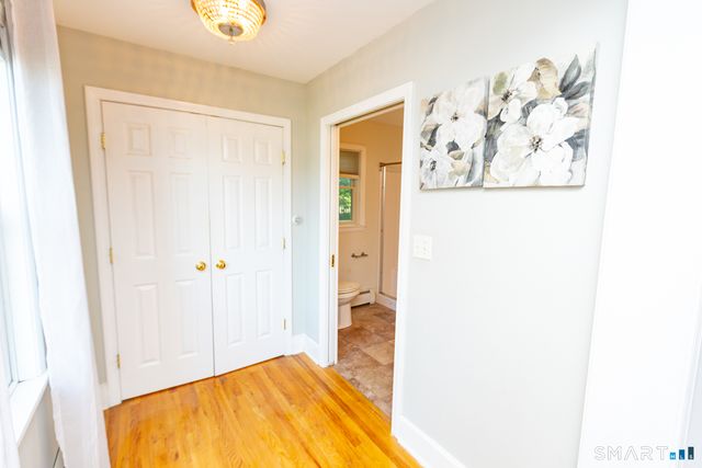 1 Middle Street, Waterford, CT 06385