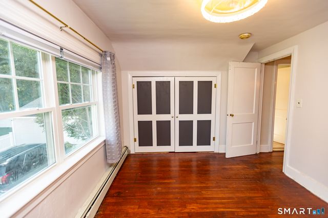 1 Middle Street, Waterford, CT 06385