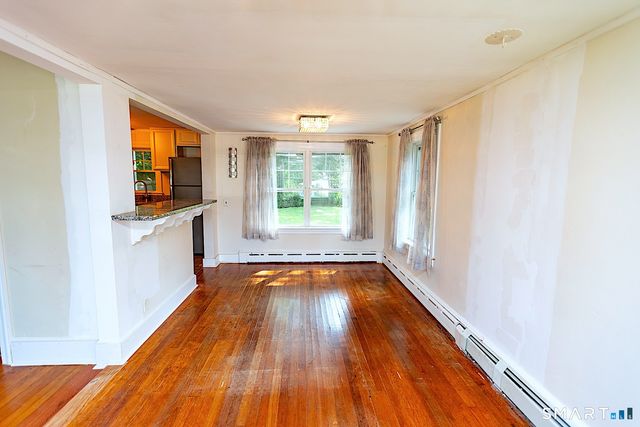 1 Middle Street, Waterford, CT 06385