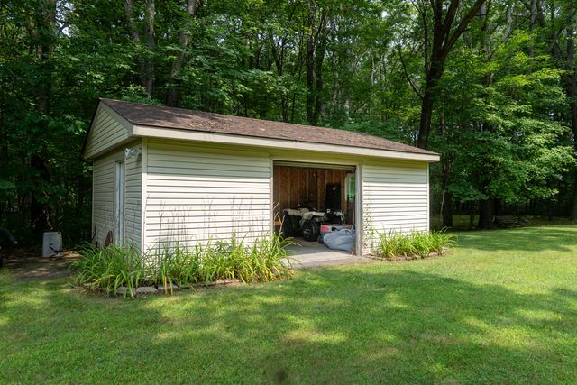 2589 Fisk Road, Genoa Twp, MI 48843
