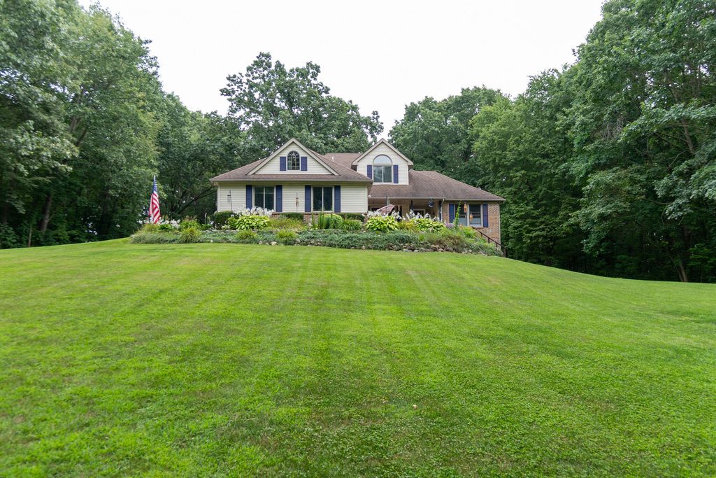 2589 Fisk Road, Genoa Twp, MI 48843