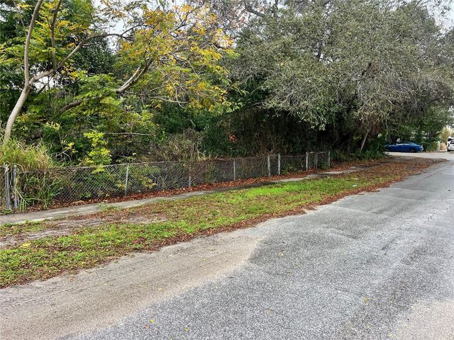 PARK AVENUE, Tarpon Springs, FL 34689