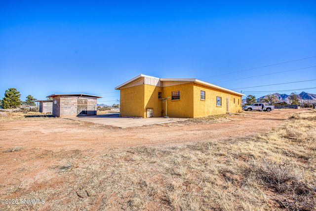 7211 Fox Road, Las Cruces, NM 88012