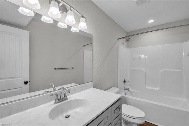 105 Barracuda ST, Moyock, NC 27958