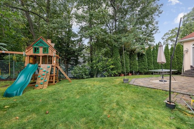 24 Carthay Cir, Newton, MA 02461