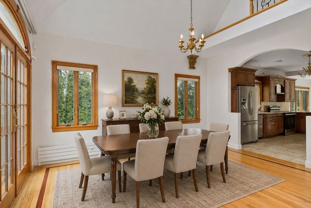 24 Carthay Cir, Newton, MA 02461
