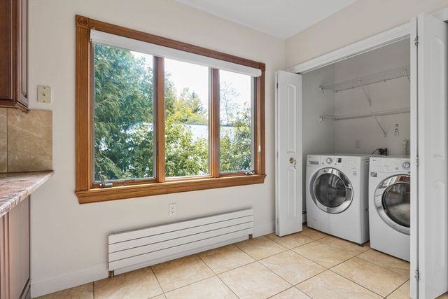 24 Carthay Cir, Newton, MA 02461