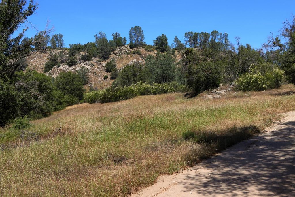 Image 14 of property listing at 80 Polk Ranch Road, Coarsegold, CA 93614