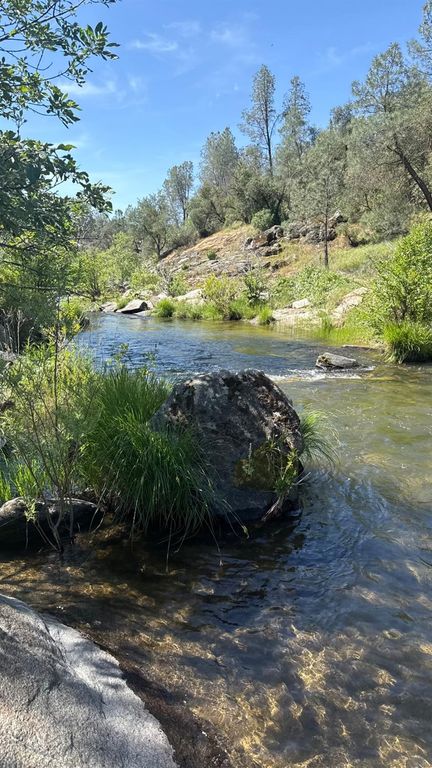 Image 2 of property listing at 80 Polk Ranch Road, Coarsegold, CA 93614