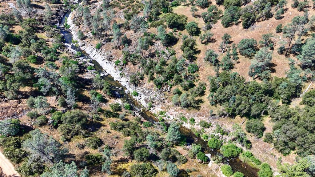 Image 26 of property listing at 80 Polk Ranch Road, Coarsegold, CA 93614