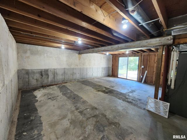 593 VIRGINIA Street, Hannibal, MO 63401