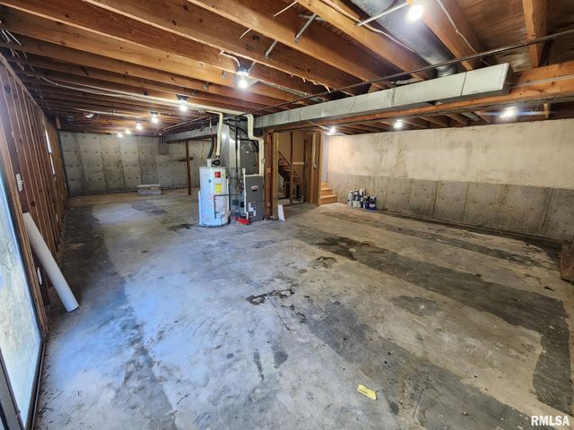 593 VIRGINIA Street, Hannibal, MO 63401