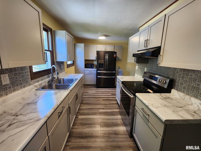 593 VIRGINIA Street, Hannibal, MO 63401