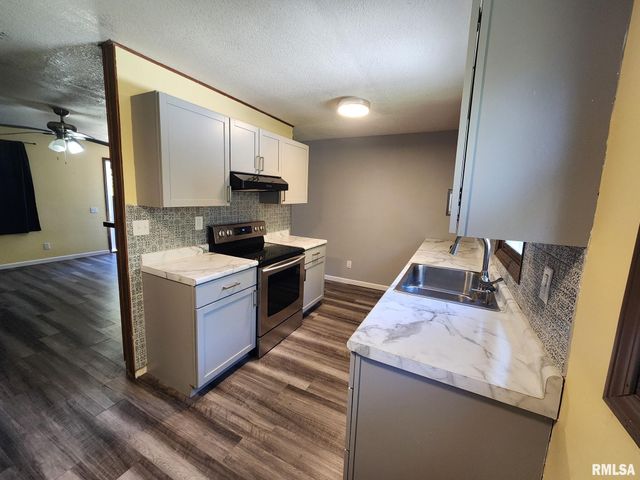 593 VIRGINIA Street, Hannibal, MO 63401