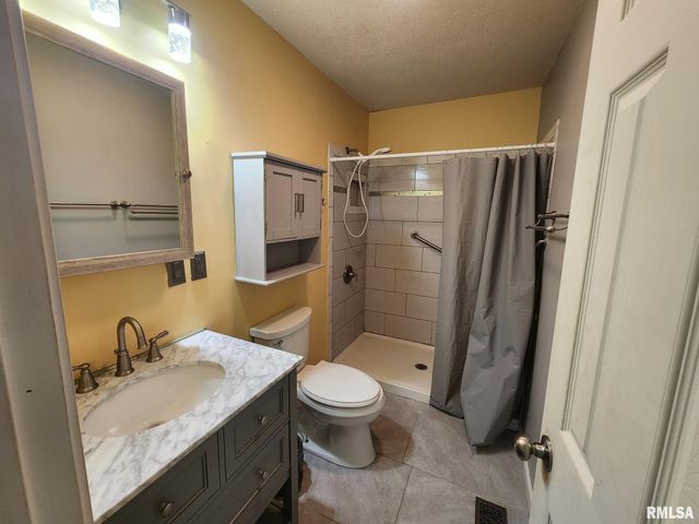 593 VIRGINIA Street, Hannibal, MO 63401