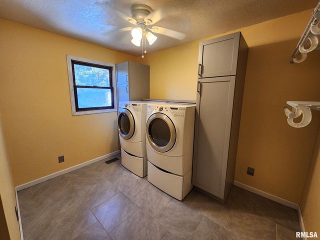 593 VIRGINIA Street, Hannibal, MO 63401