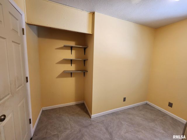 593 VIRGINIA Street, Hannibal, MO 63401