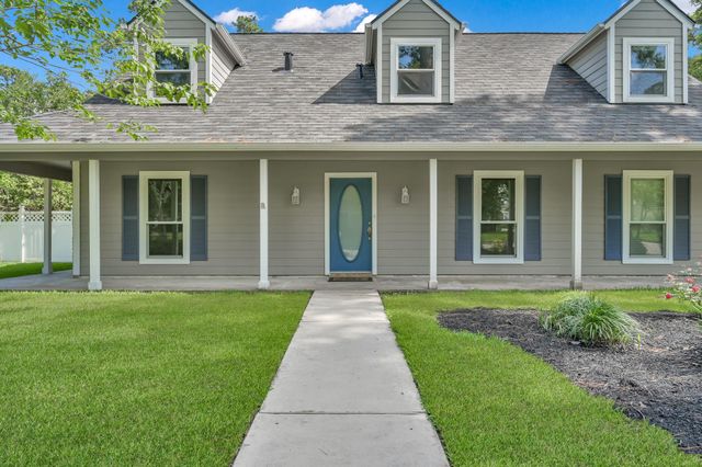 402 Pine Manor Dr, Conroe, TX 77385