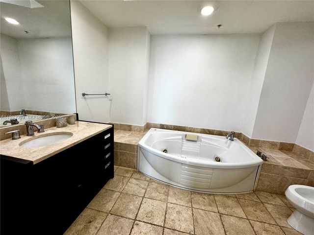 18201 Collins Ave 3308, Sunny Isles Beach, FL 33160