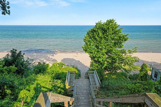 Adams Street, South Haven, MI 49090