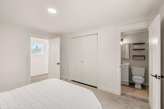 524 N Berkeley Way, Medford, OR 97504