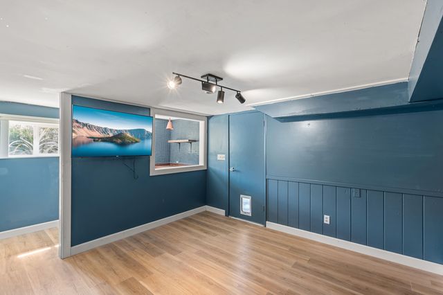 524 N Berkeley Way, Medford, OR 97504