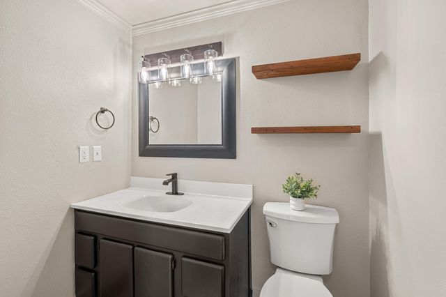 524 N Berkeley Way, Medford, OR 97504