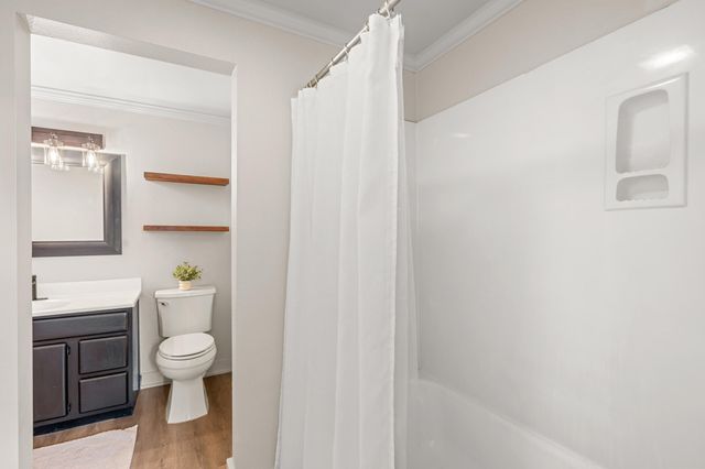 524 N Berkeley Way, Medford, OR 97504