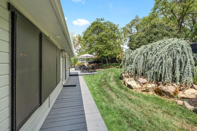 524 N Berkeley Way, Medford, OR 97504