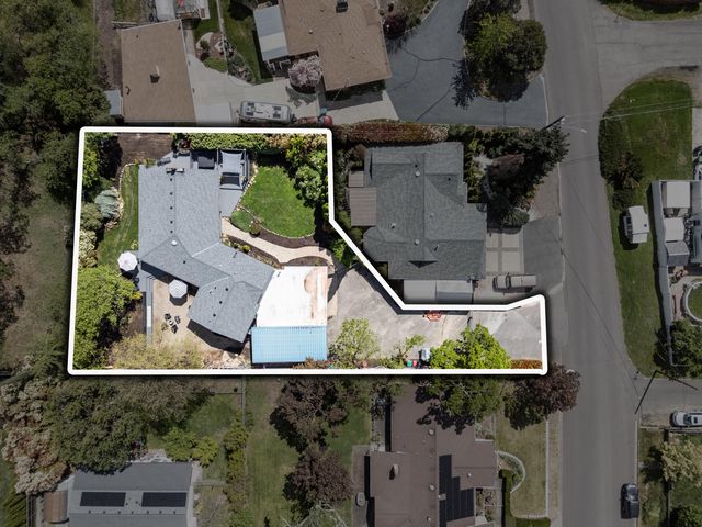 524 N Berkeley Way, Medford, OR 97504