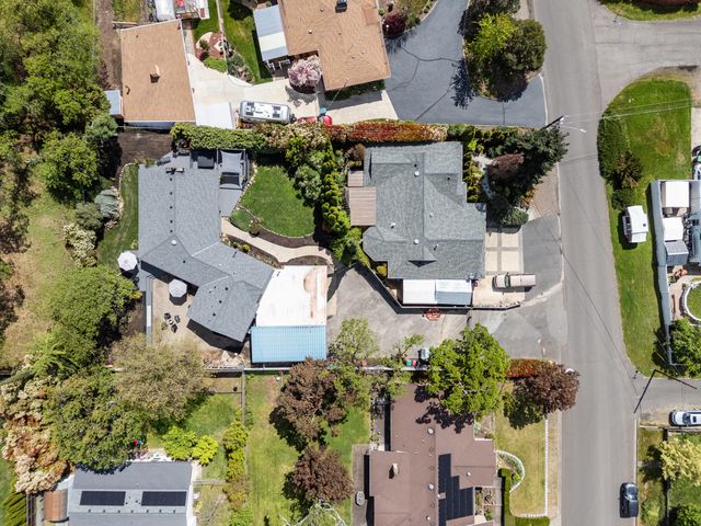 524 N Berkeley Way, Medford, OR 97504