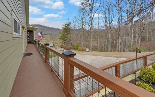 685 Barefoot Road, Hiawassee, GA 30546