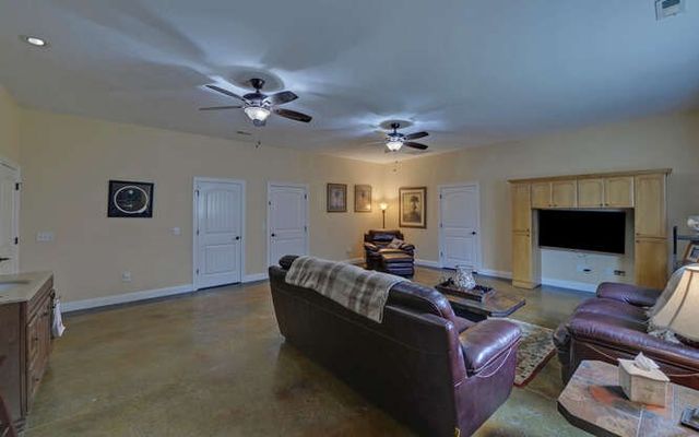 685 Barefoot Road, Hiawassee, GA 30546