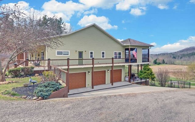 685 Barefoot Road, Hiawassee, GA 30546