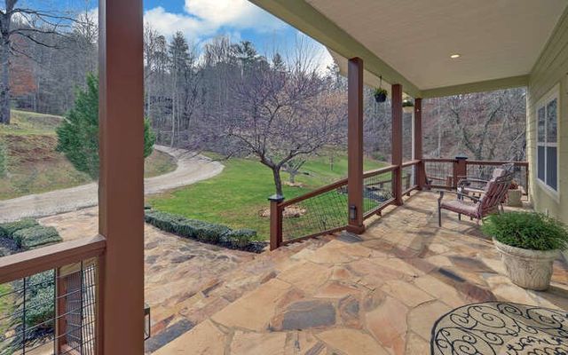 685 Barefoot Road, Hiawassee, GA 30546