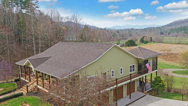 685 Barefoot Road, Hiawassee, GA 30546